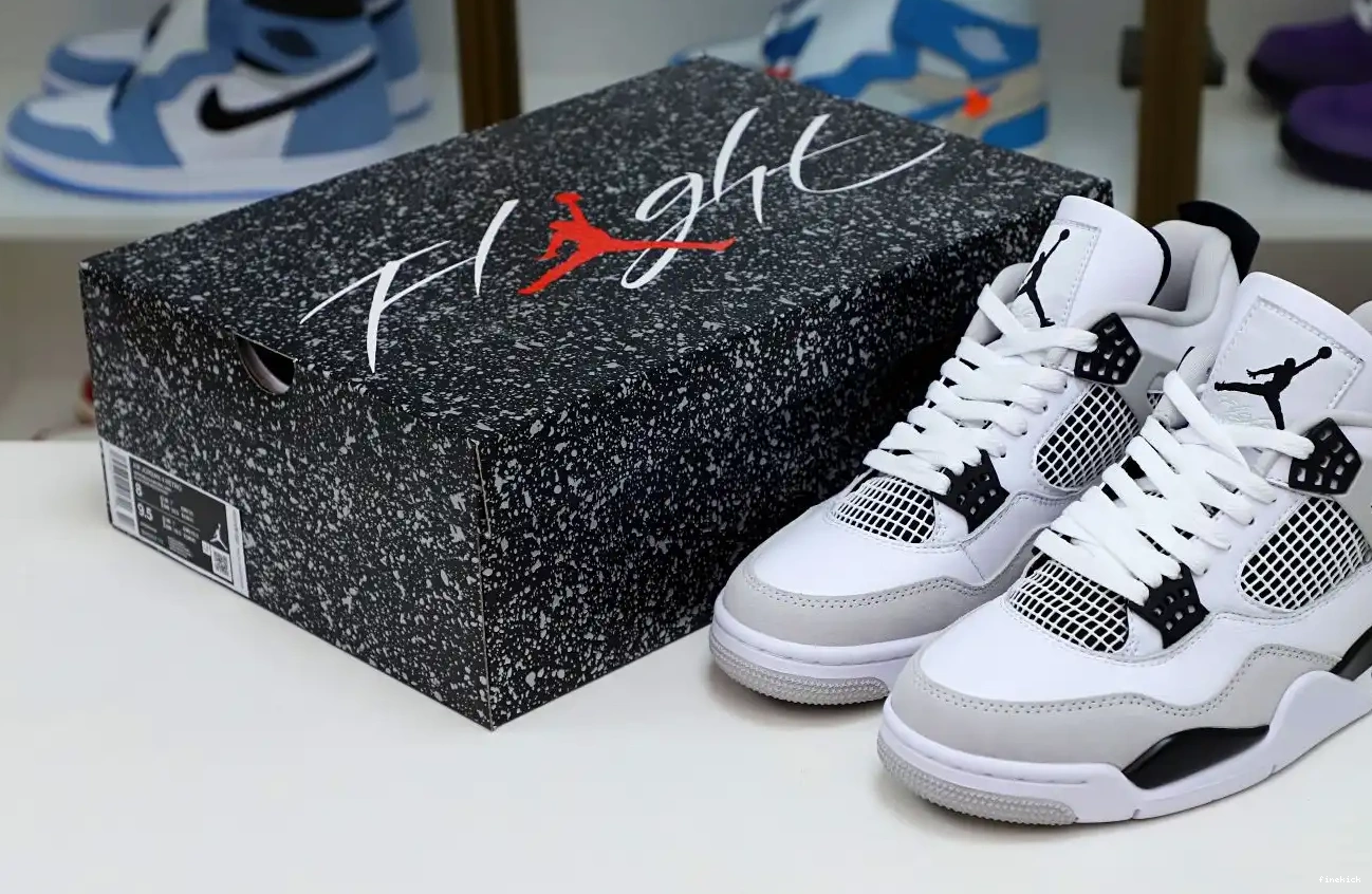 JORDAN MILITARY AIR 4 BLACK 0701